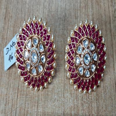 EARRING