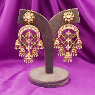 EARRING