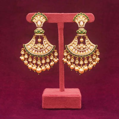 EARRING
