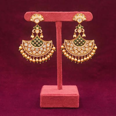 EARRING