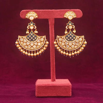 EARRING