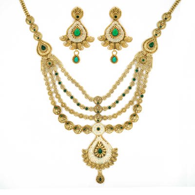 NECKLACE 